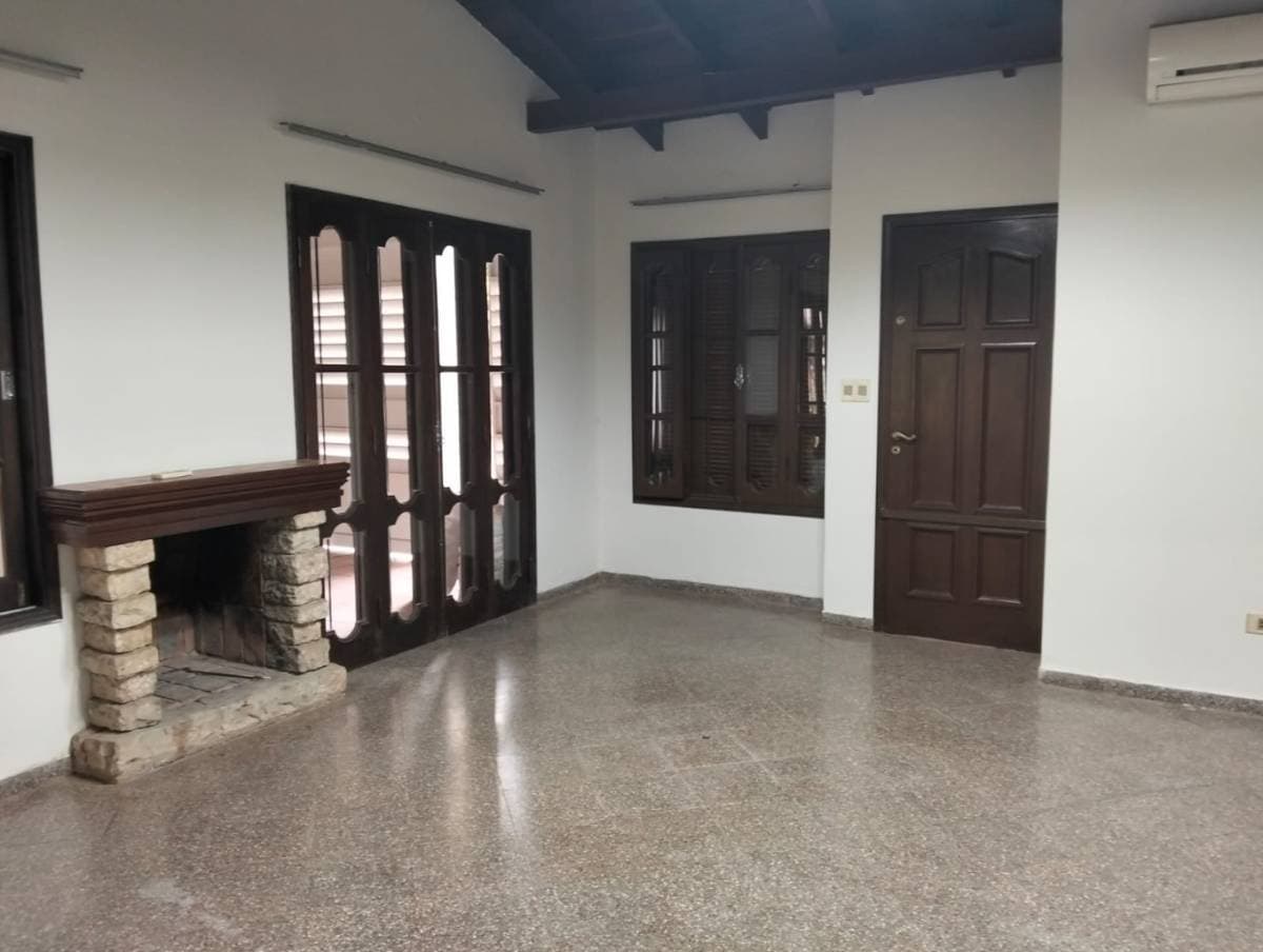 Hermosa casa en barrio mburucuya — foto 4