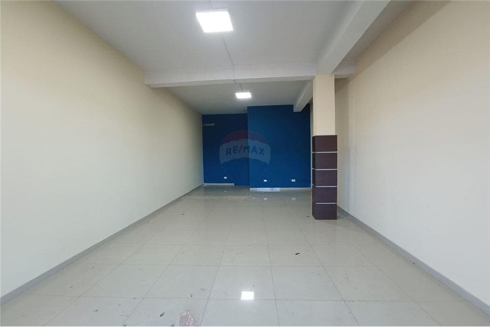 Salon comercial en esq. Sobre transchaco mra, foto 2