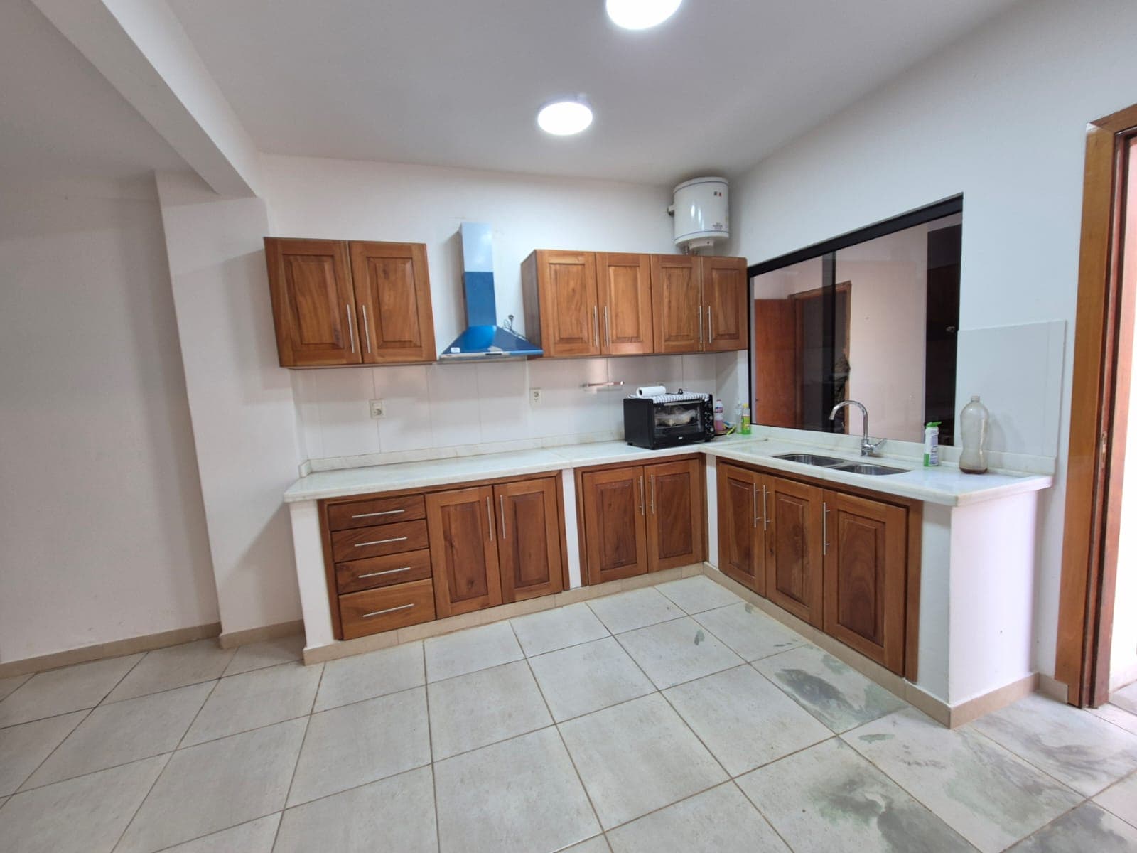 De casa zona mburucuya, idial para oficina — foto 5
