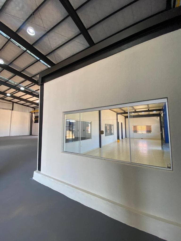 Deposito con showroom a estrenar en m.r.a, foto 3