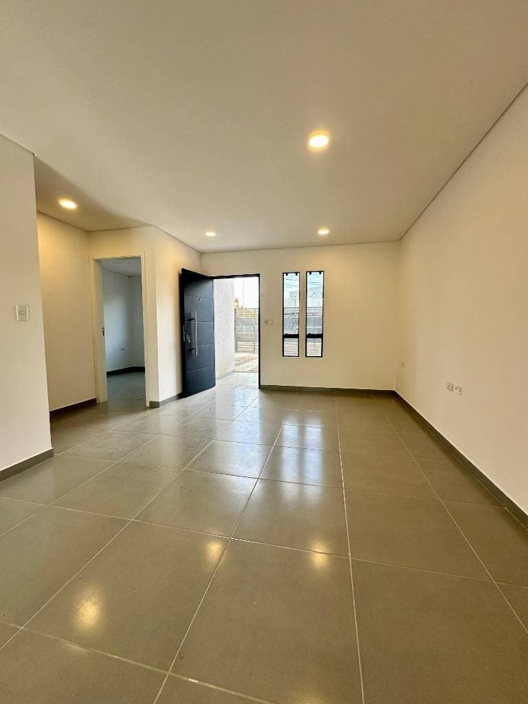 Duplex a estrenar en 1er barrio de Luque a metros de ruta Luque - limpio, foto 5