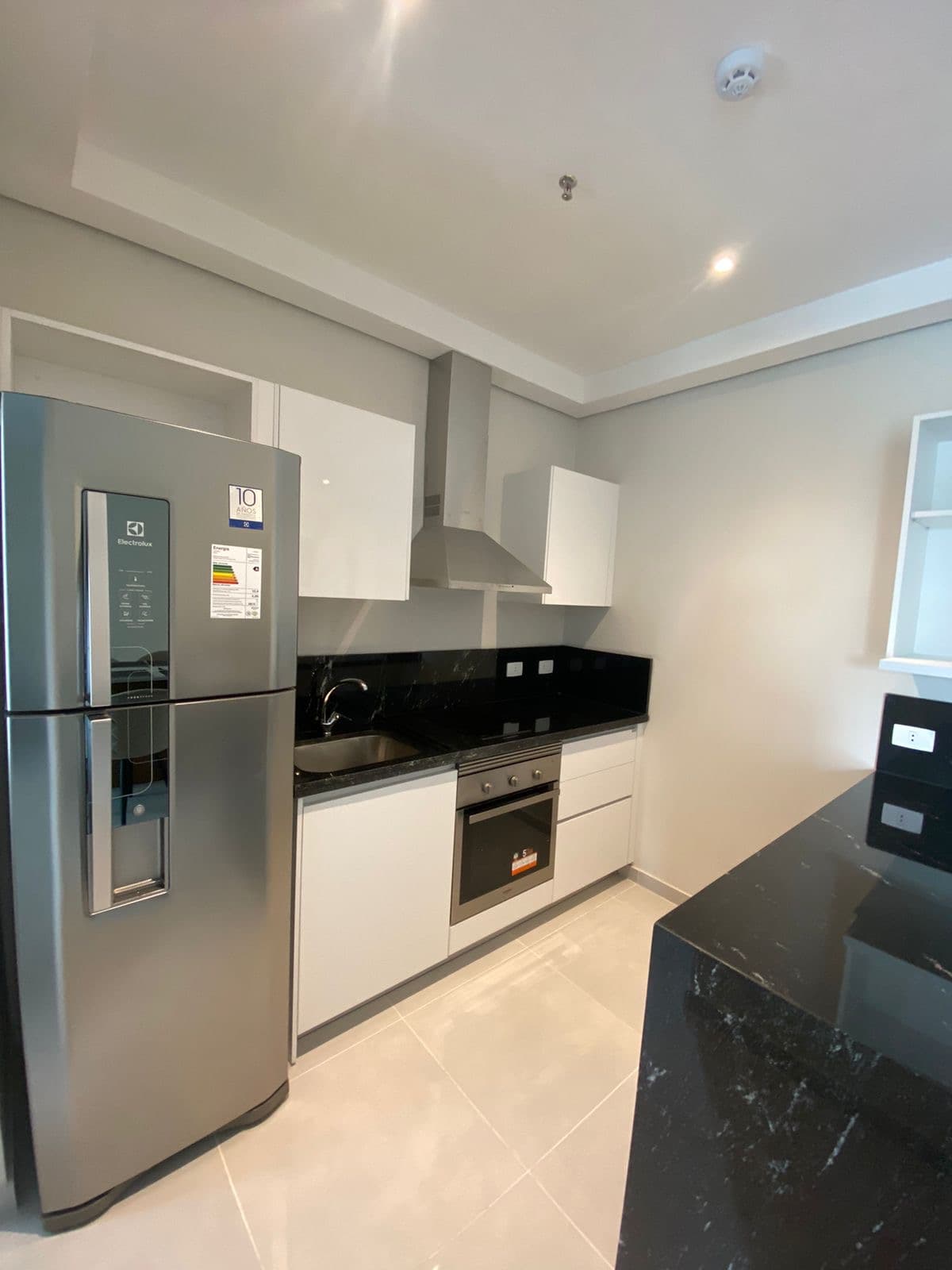 Barrio mburucuya en venta departamento amoblado de 1 dormitorio con cochera — foto 2