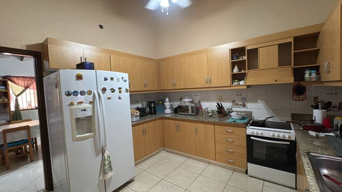 En venta casa en Las Lomas, foto 5