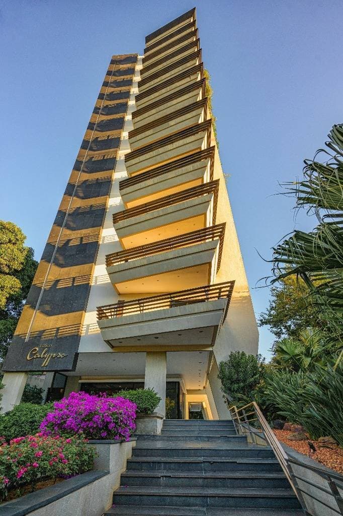 Vendo amplio y lujoso departamento de 3 suites en mburucuya (35027)