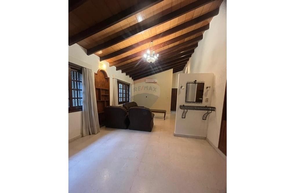 Casa detras de la municipalidad de fdo de la mora