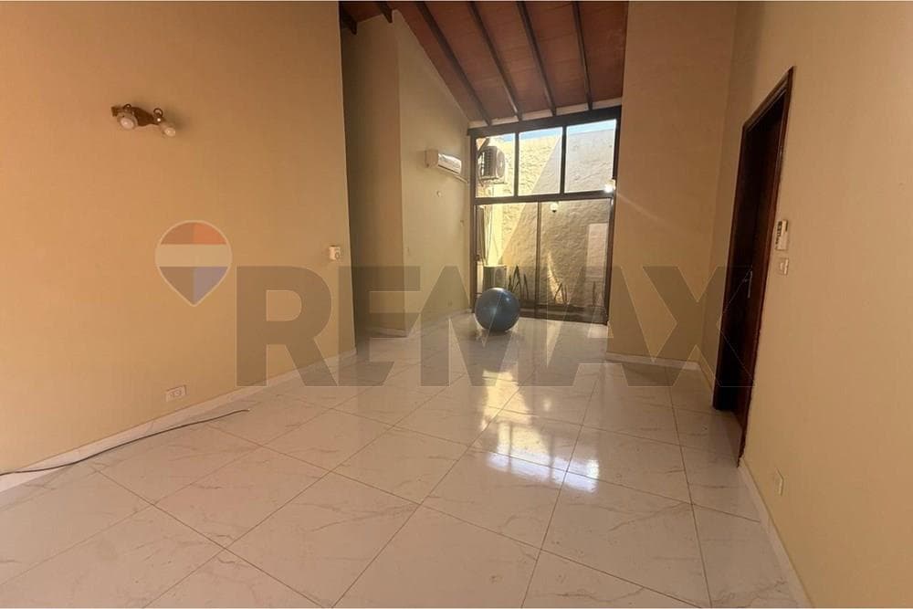 Casa con ubicacion estrategica con estacionamiento, foto 4