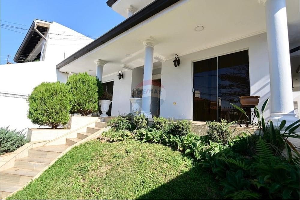 Hermosa casa Fernando de la Mora zona norte, foto 2