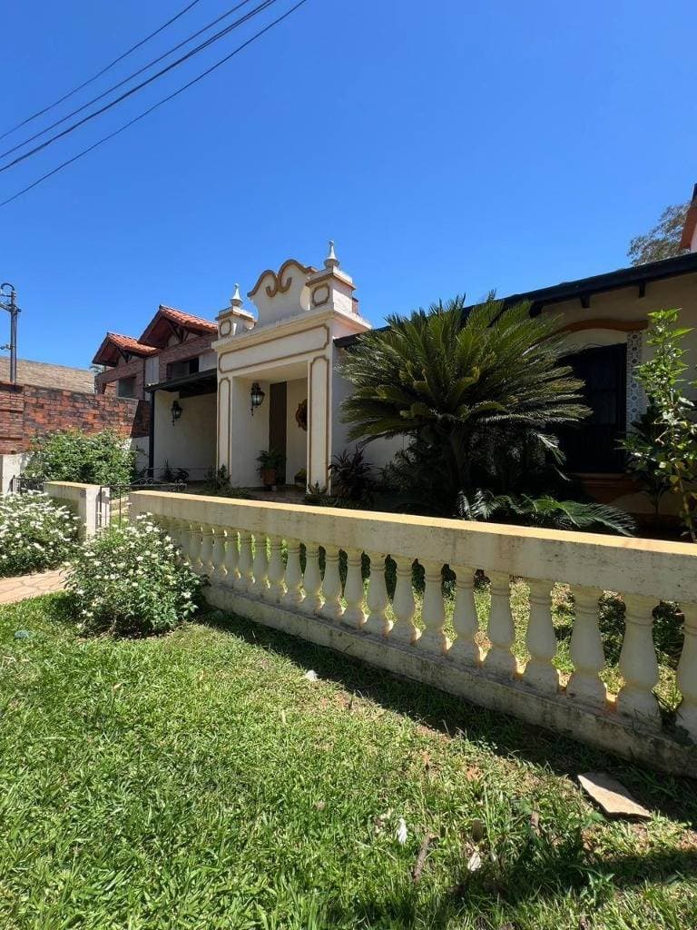 Casa en alquiler a 2 cuadras de molas lopez