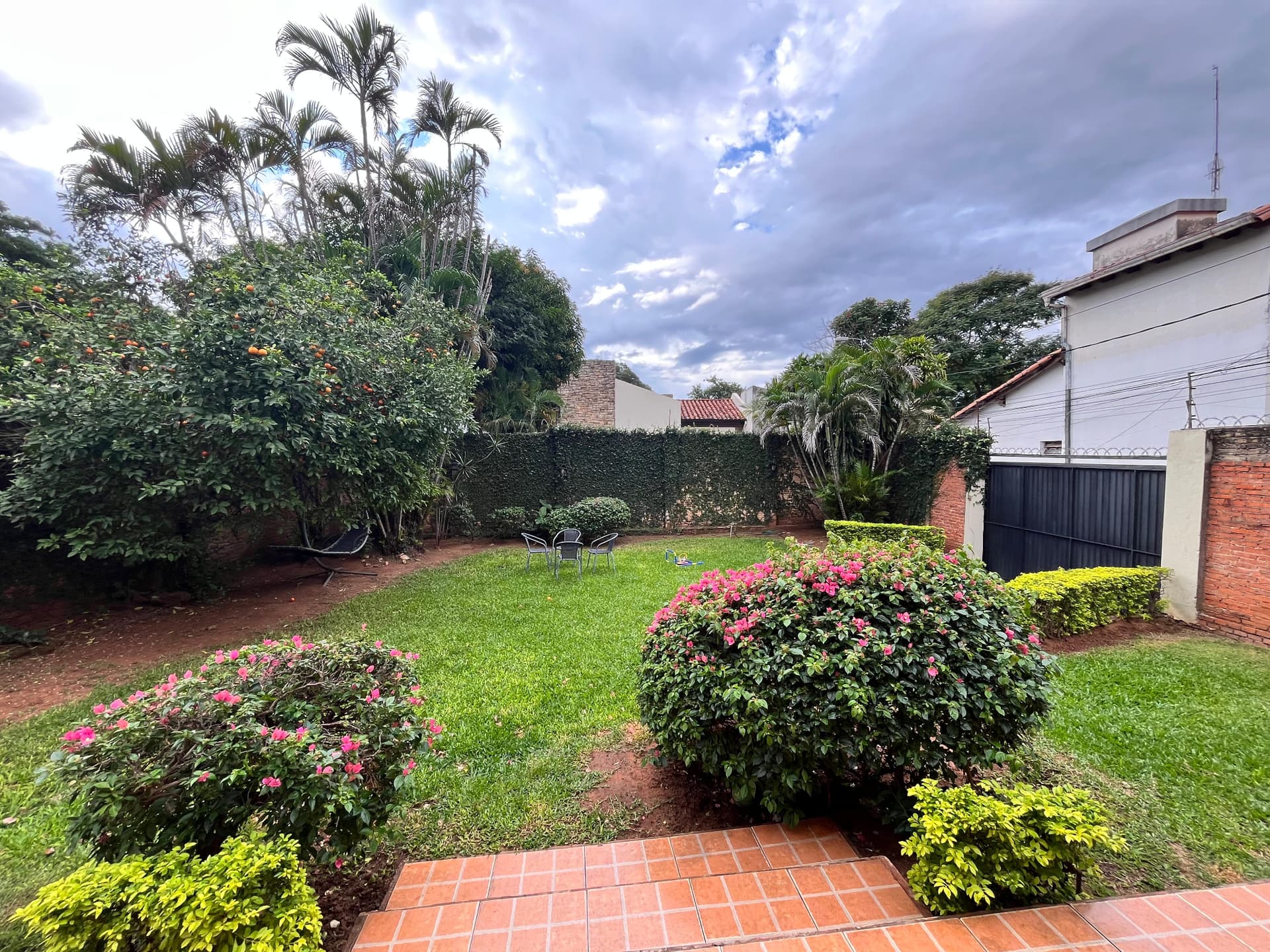 Propiedad frente a mburuvicha roga barrio residencial el dorado, foto 5