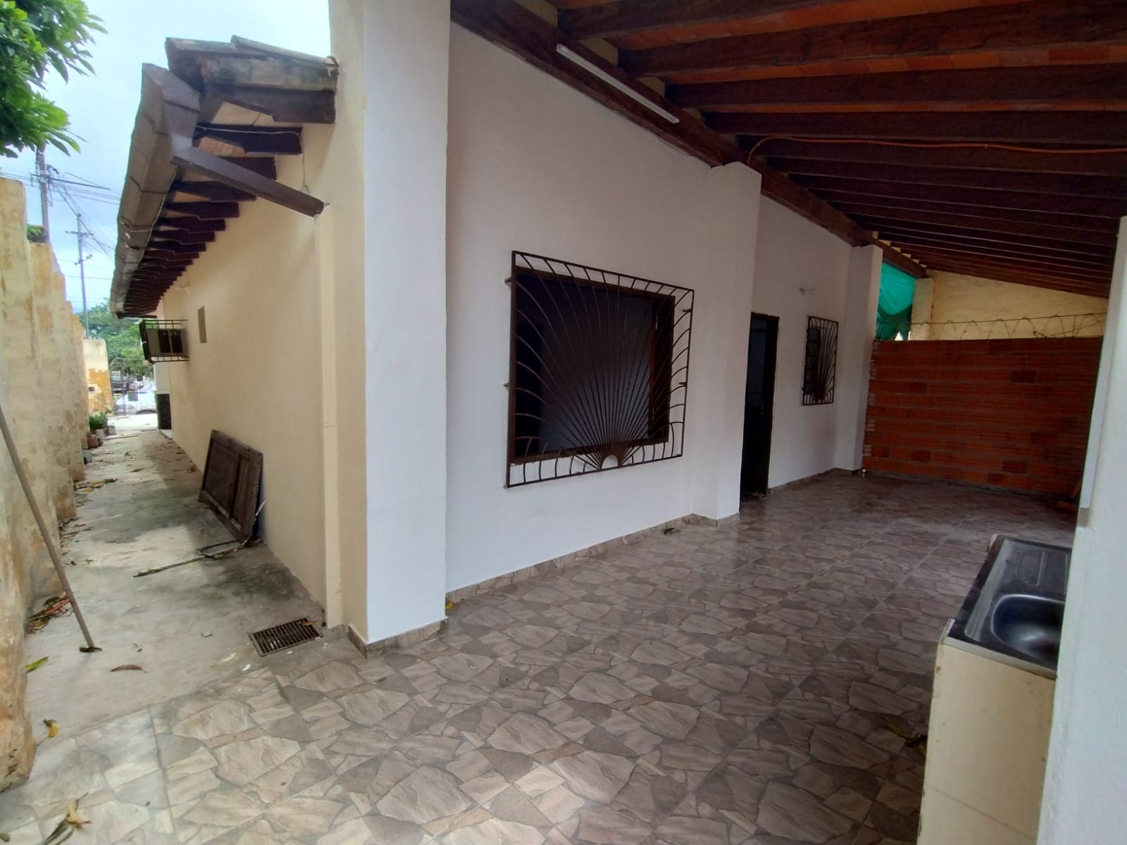 Hermosa y amplia casa en Lambaré, barrio San Isidro, foto 5
