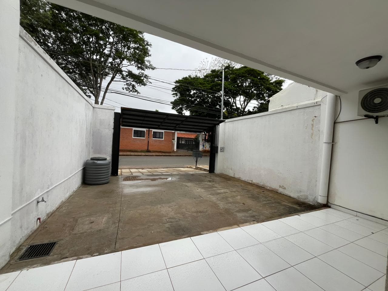 Dúplex tipo casa con quincho a estrenar en alquiler – barrio san pablo