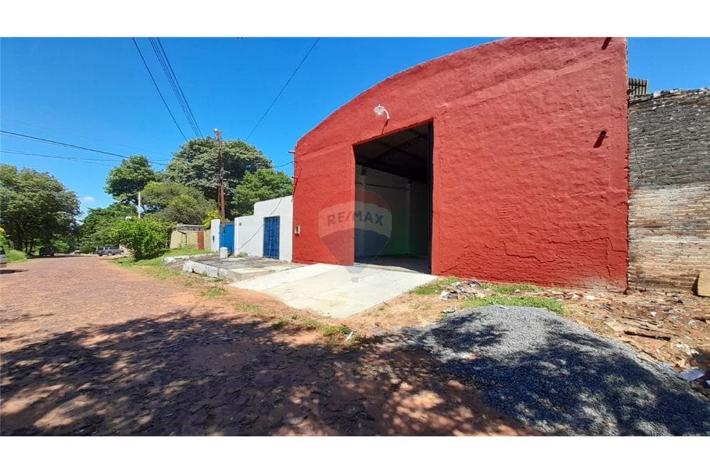 Deposito en venta lambare