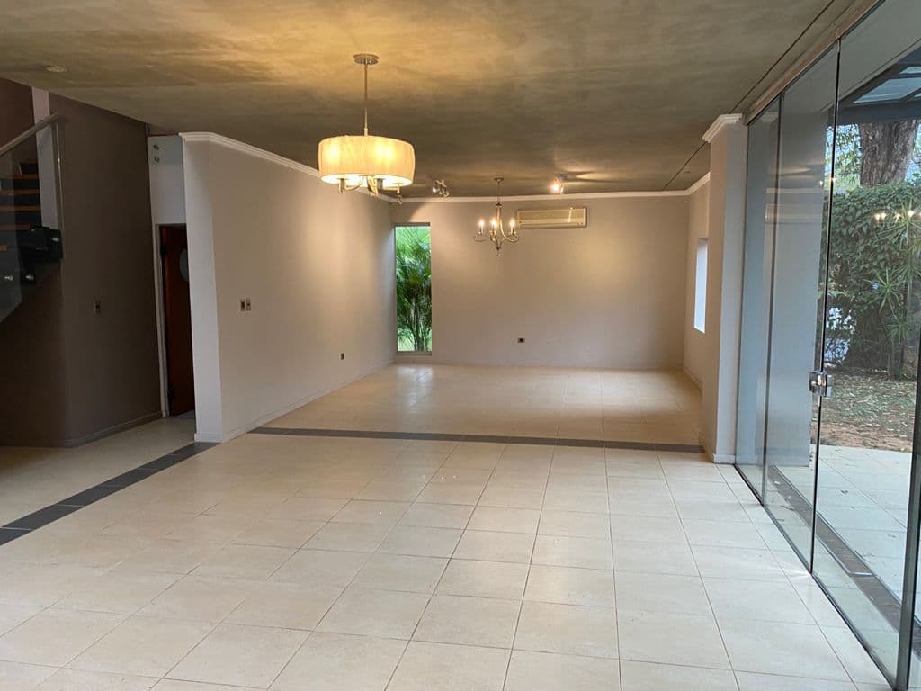 Se Alquila Casa de 3 Dormitorios en Suite, enl Condominio — foto 4