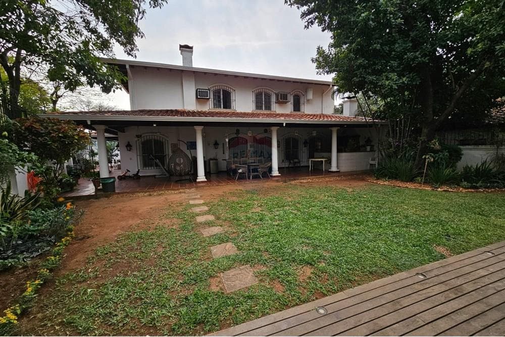 Amplia residencia en ykua sati zona goethe, foto 4