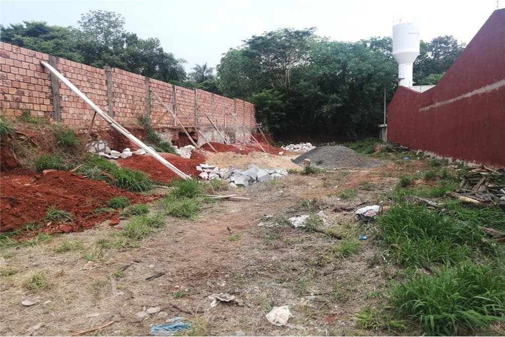 Vendo terreno en Fernando de la Mora