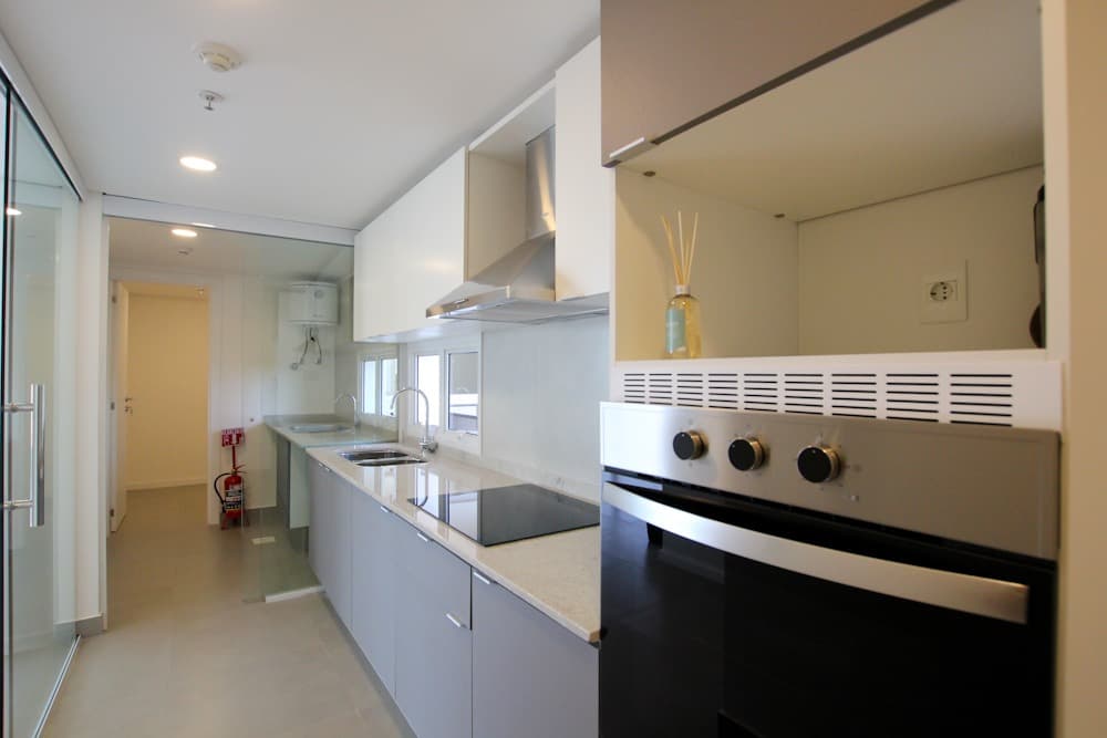 Departamento en Alquiler de 3 hab + 2 cocheras Shopping del Sol / Molas Lopez — foto 4