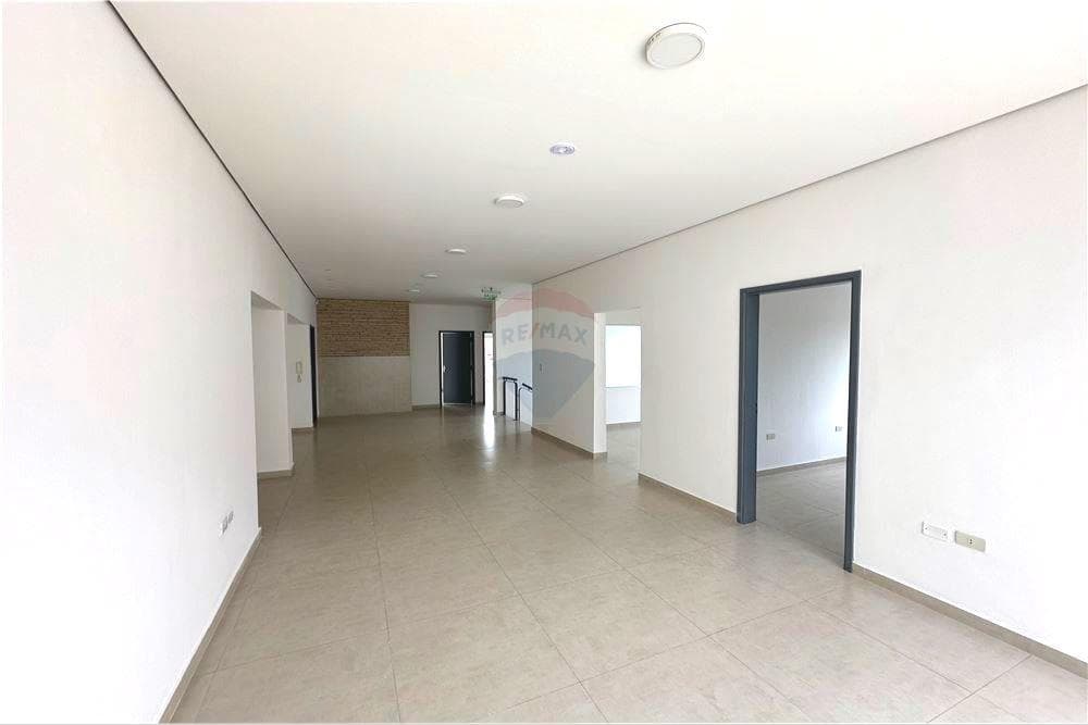 Local comercial en planta alta con entrada independiente en barrio manorá‼️, foto 4