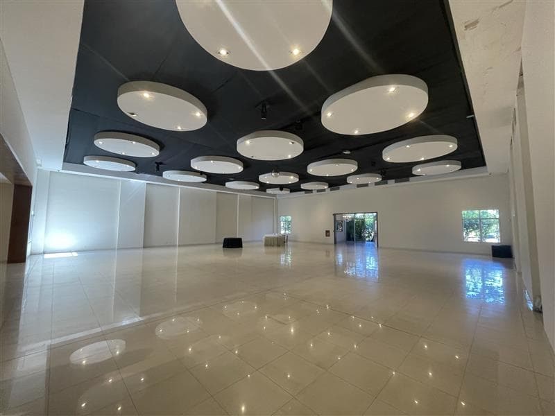 Salón Comercial para eventos en Venta en Central - Paraguay — foto 2