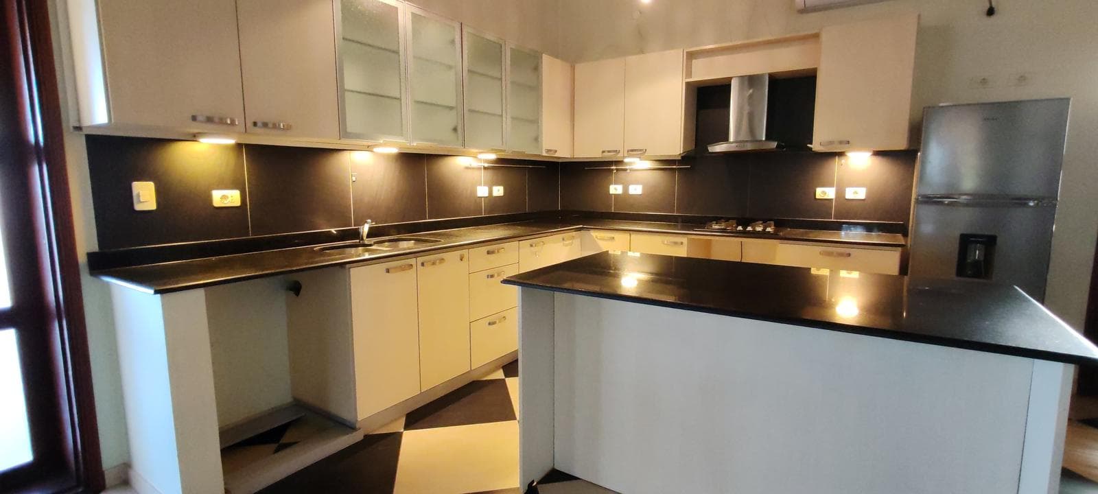 Mansión en venta de 7.000 m2 en Nueva Colombia, foto 3