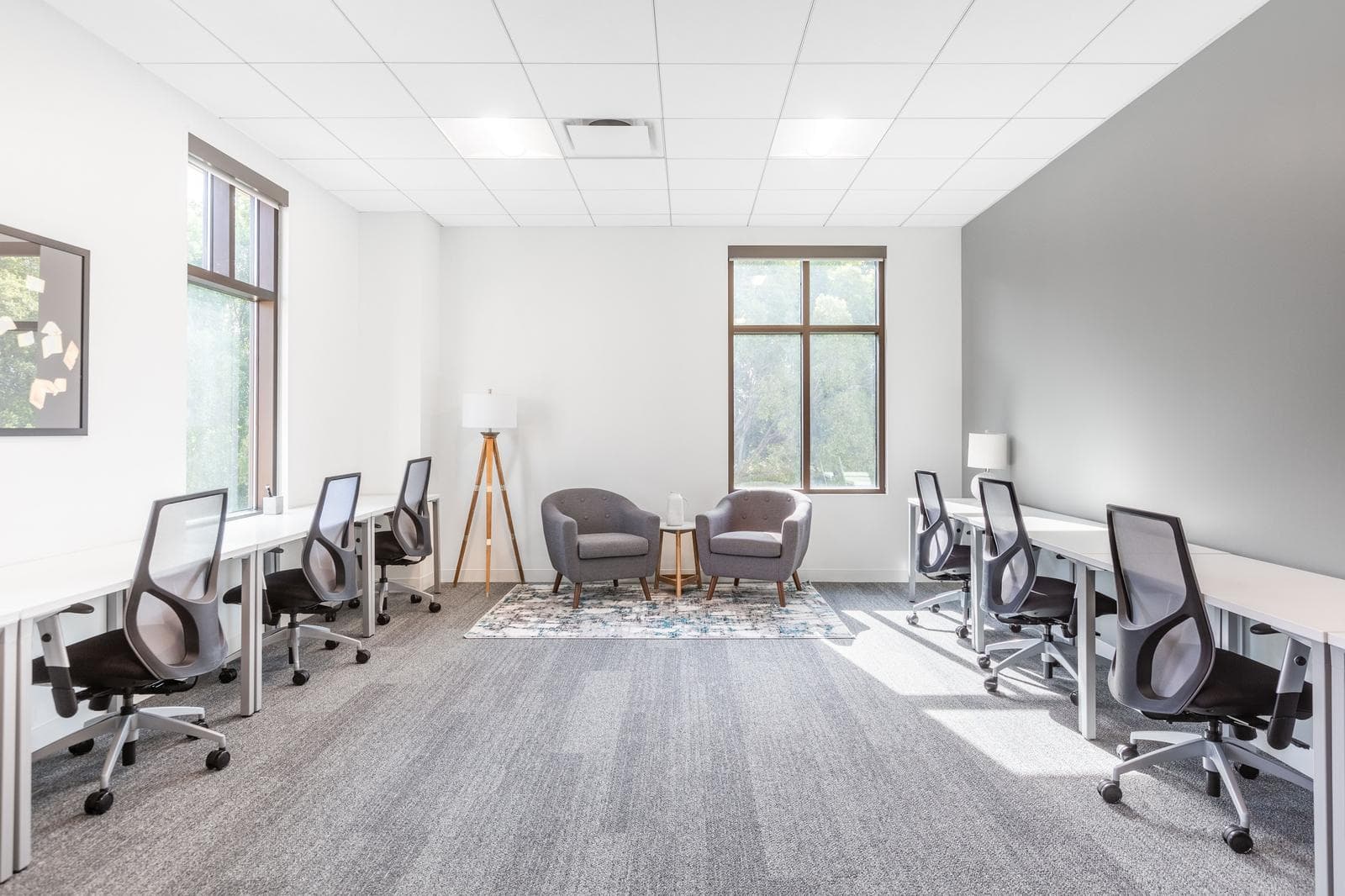 Alquiler de oficinas bellamente diseñadas para 4 personas en Asuncion, Perseverancia