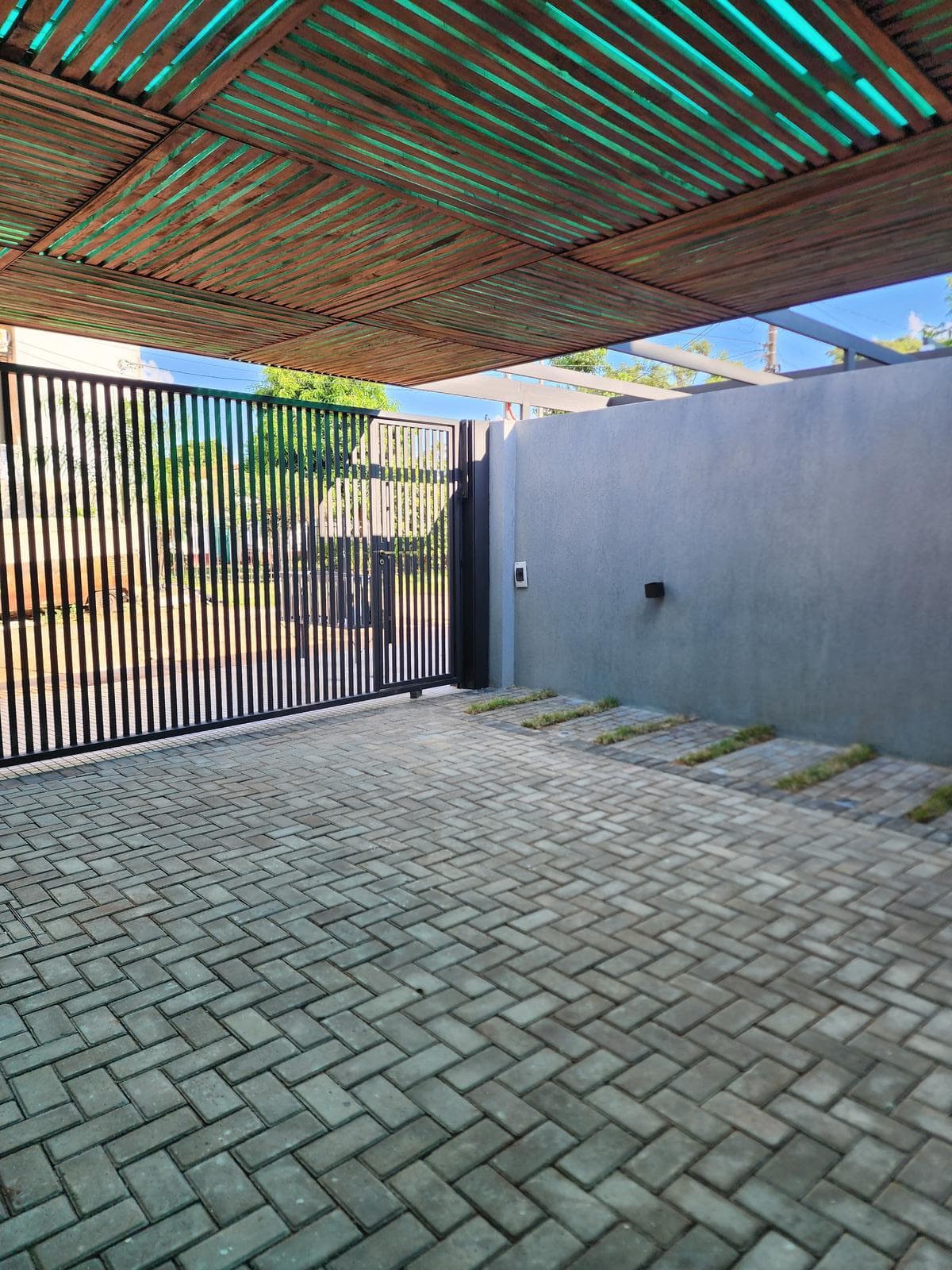 Dúplex en venta 3 dormitorios más dependencia con baño en Cuarto Barrio Luque — foto 3