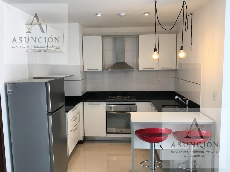 1 Dormitorio amoblado con balcón y Parrilla