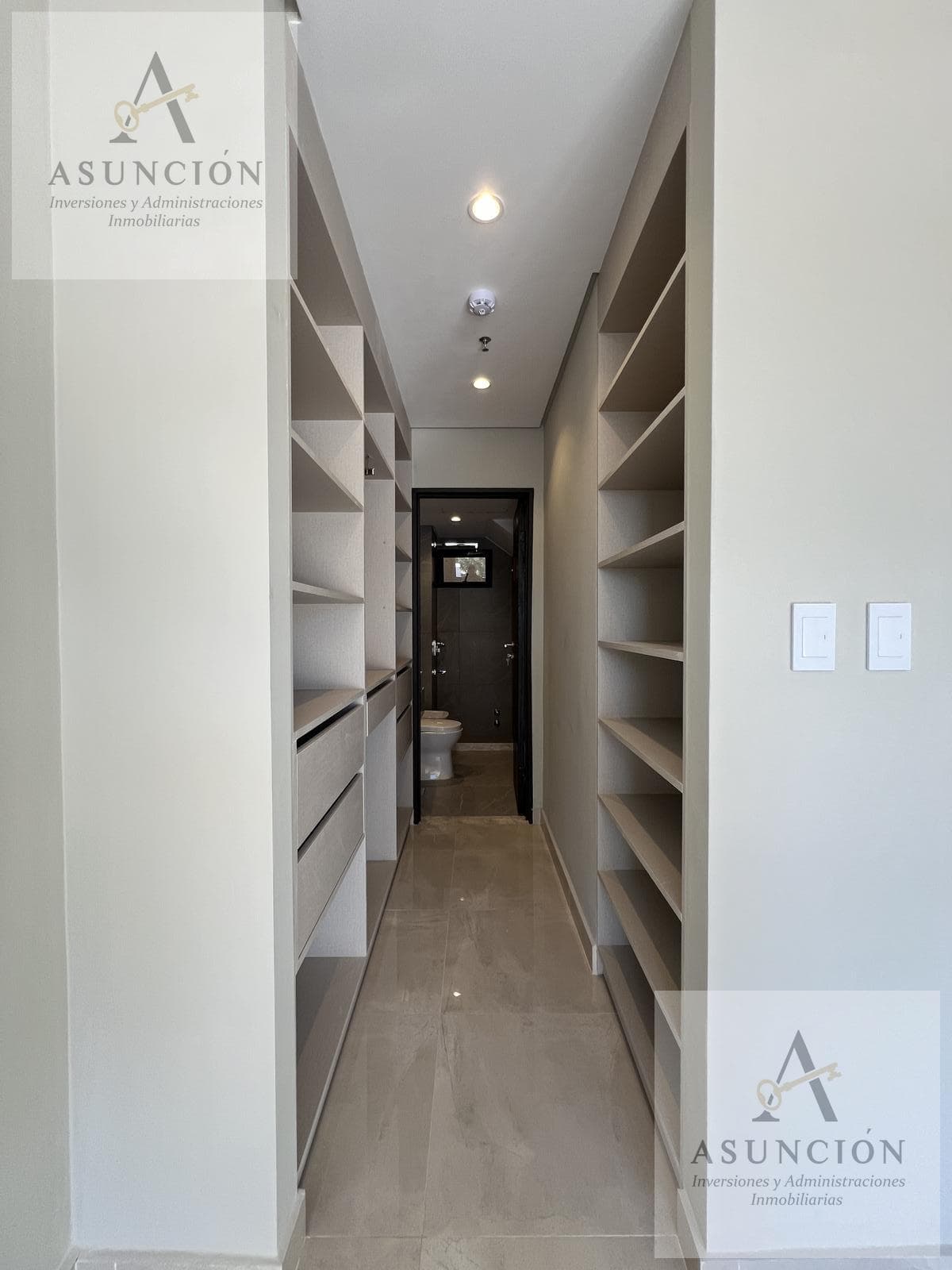 Departamento de 1 dormitorio con cochera zona Shopping Villa Morra — foto 4