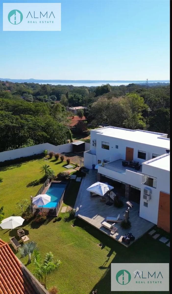 VENTA Preciosa casa en San Bernardino!