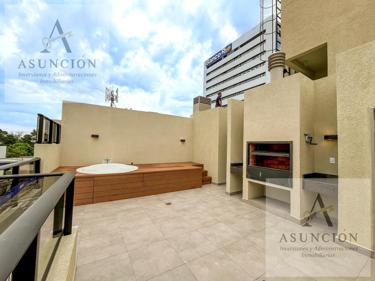 Penthouse con 1 dormitorio, con terraza (Hidro y Parrilla), con cochera — foto 1