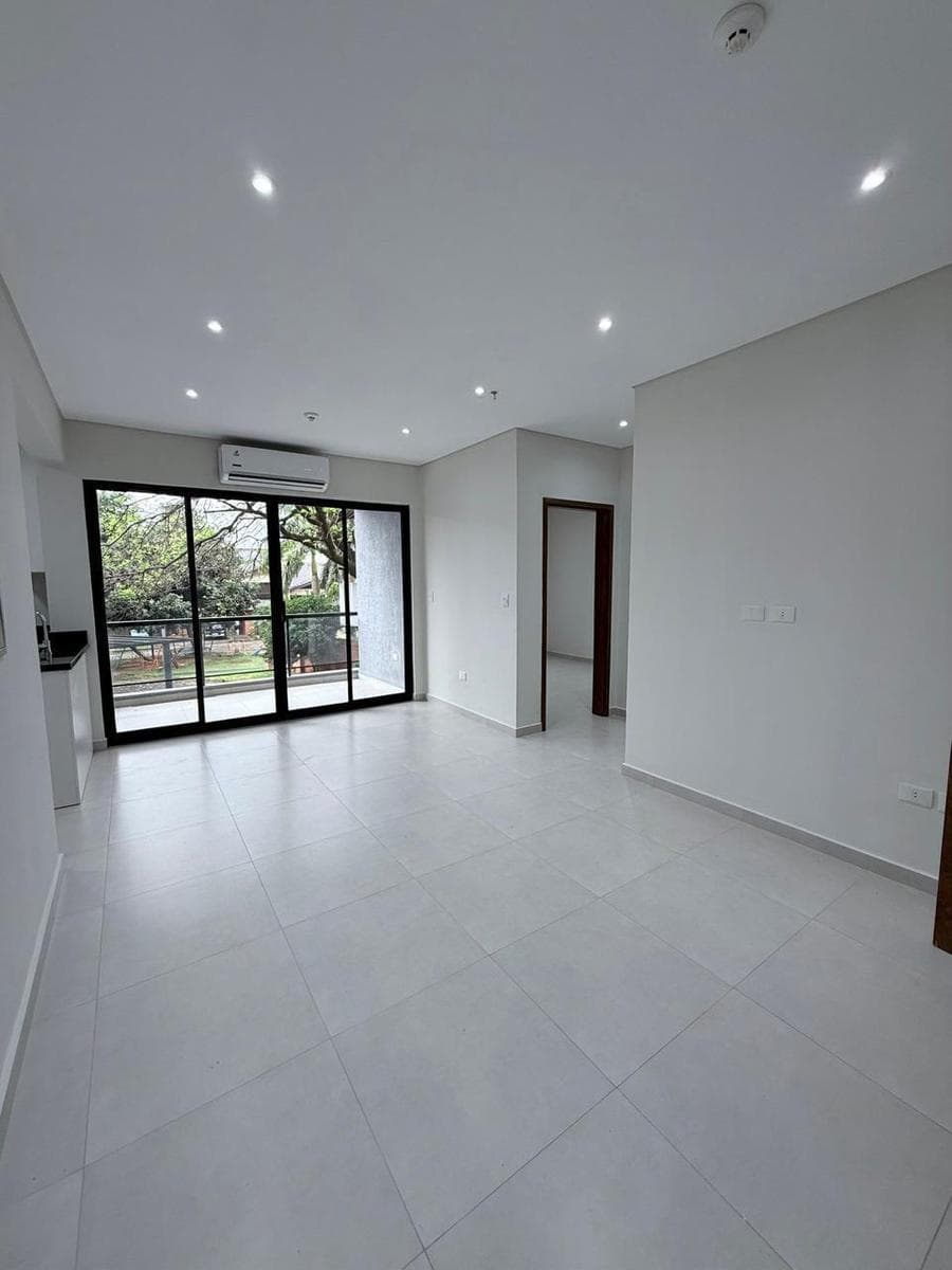 Alquilo departamento a estrenar de 1 dormitorio en Fernando de la Mora zona Norte. Edificio Fénix