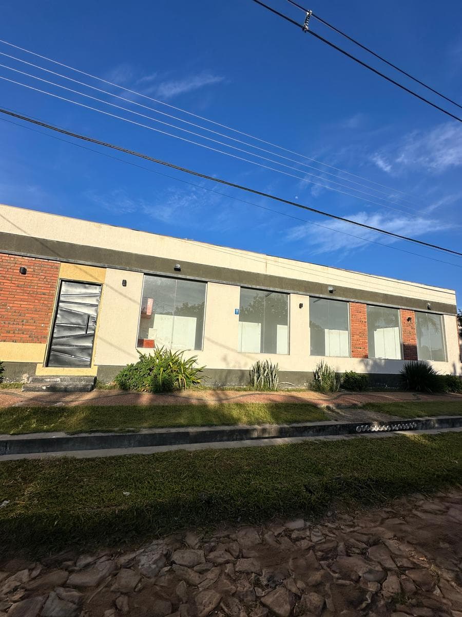 Local comercial en venta en barrio residencial La Caoba Limpio, foto 1