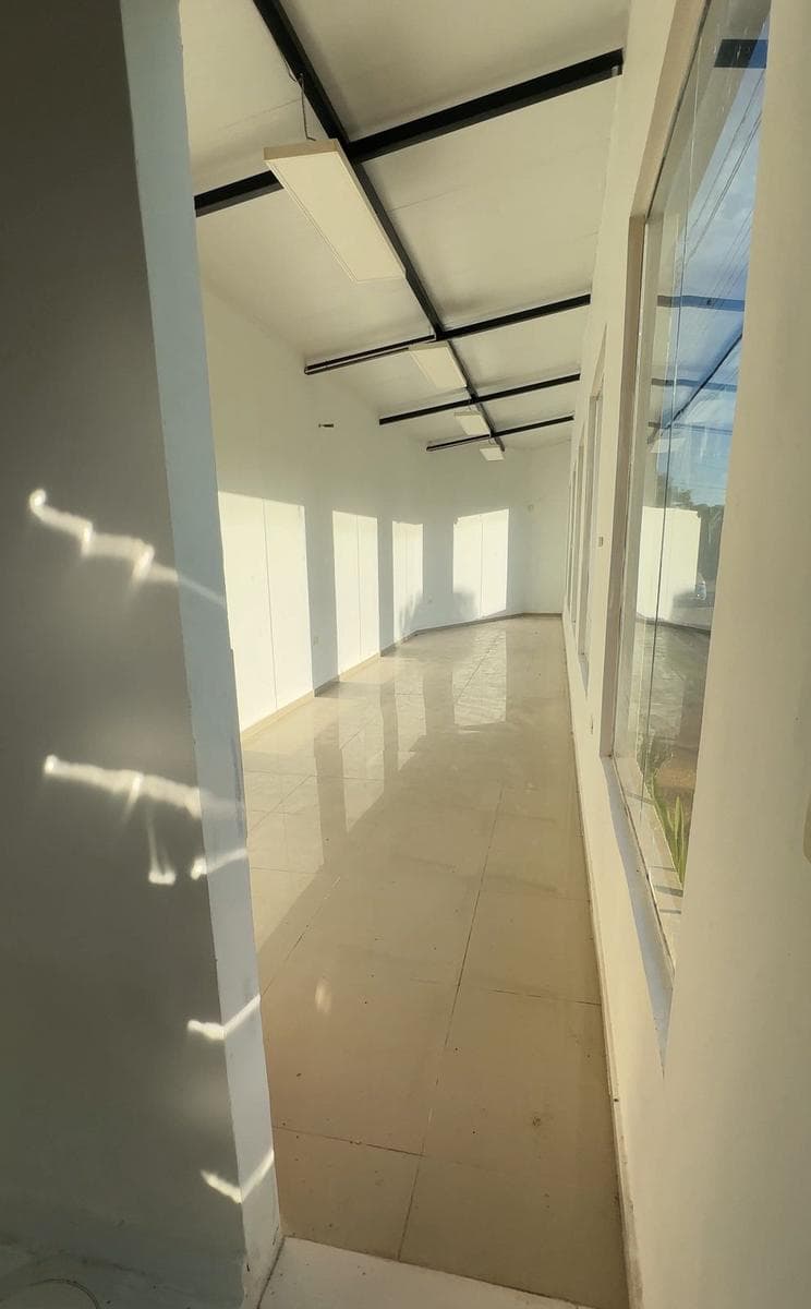 Local comercial en venta en barrio residencial La Caoba Limpio, foto 2