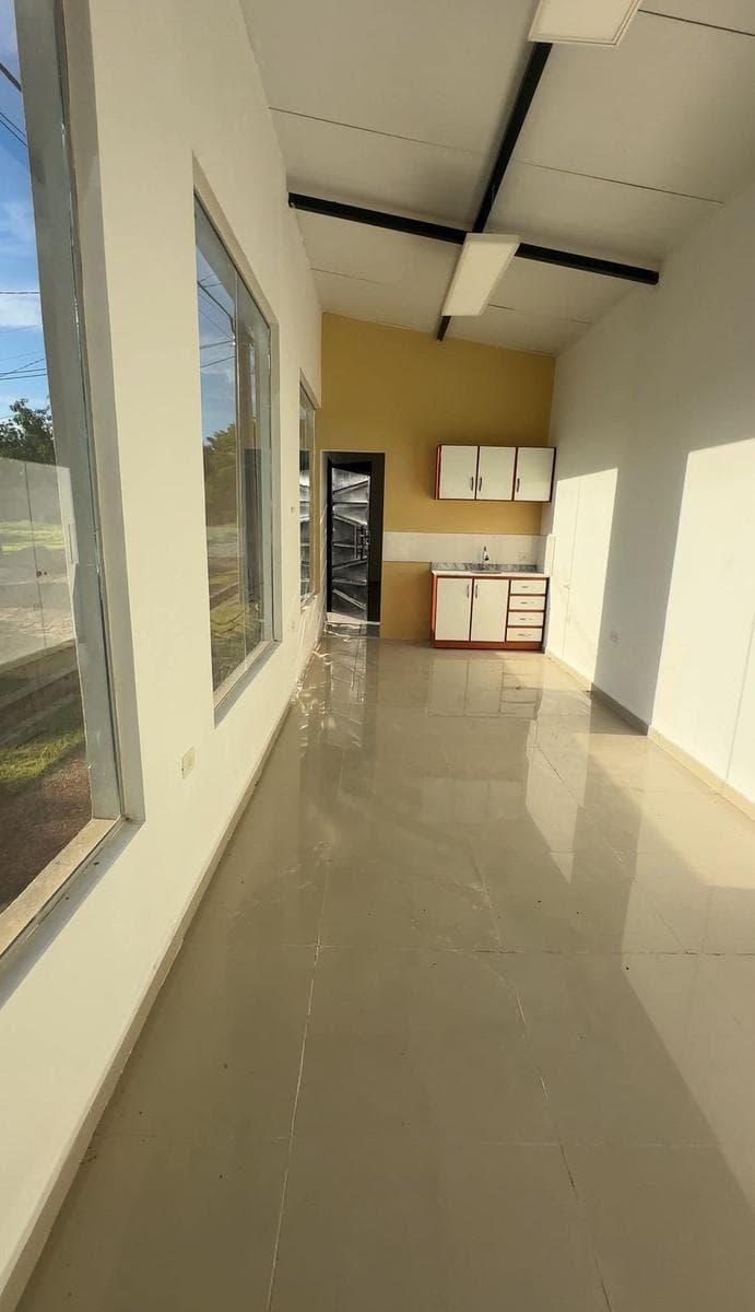 Local comercial en venta en barrio residencial La Caoba Limpio, foto 4