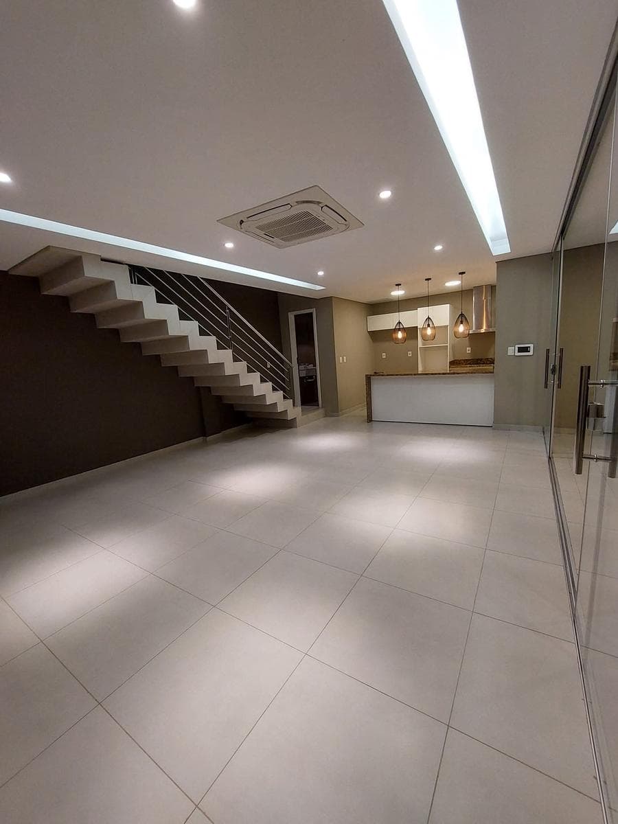 Alquilo dúplex moderno en Fernando de la Mora, zona Norte