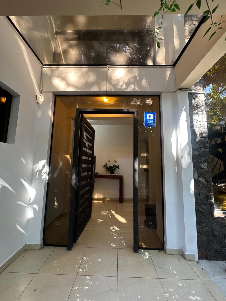 Alquiler de 5 oficinas corporativas amobladas en Las Lomas