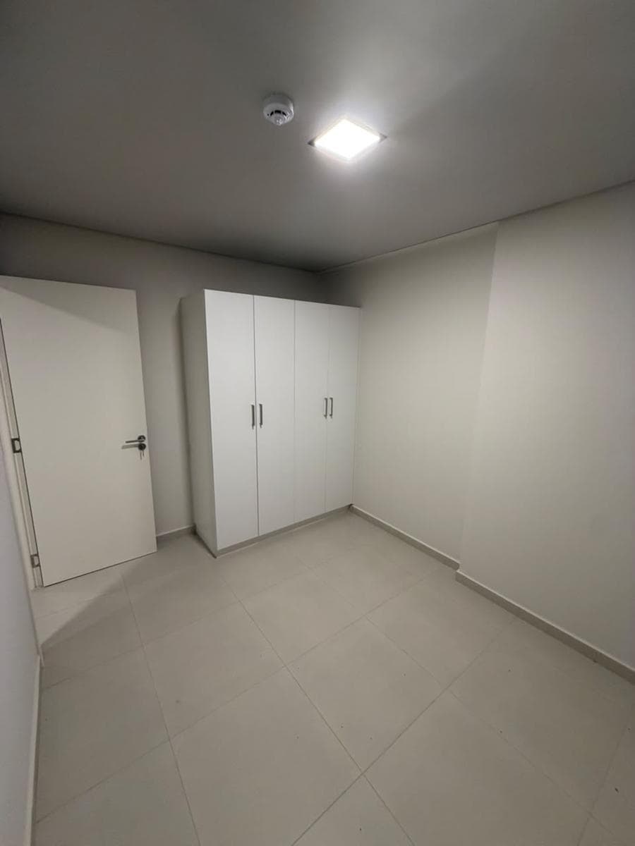 Departamento en alquiler de dos habitaciones en Luque edificio Insignia Terra 1, foto 3