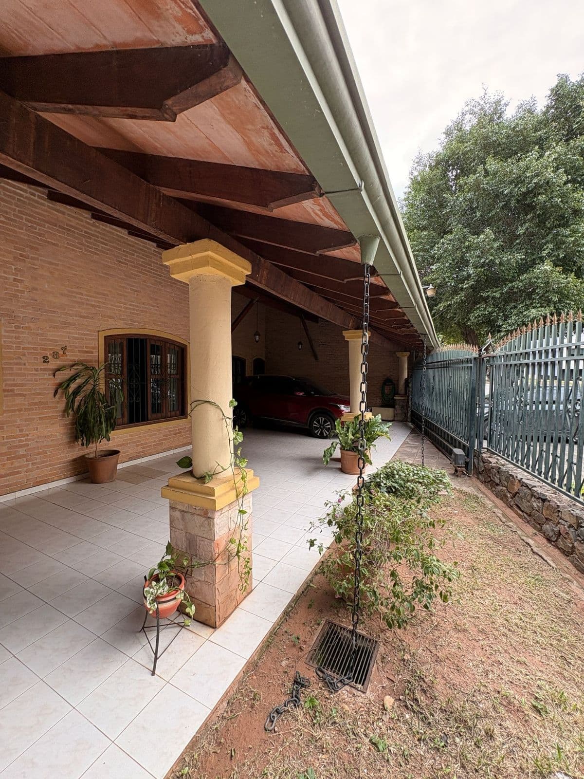 Casa en venta 3 dormitorios en suite en barrio Santa Librada Lambare, foto 3