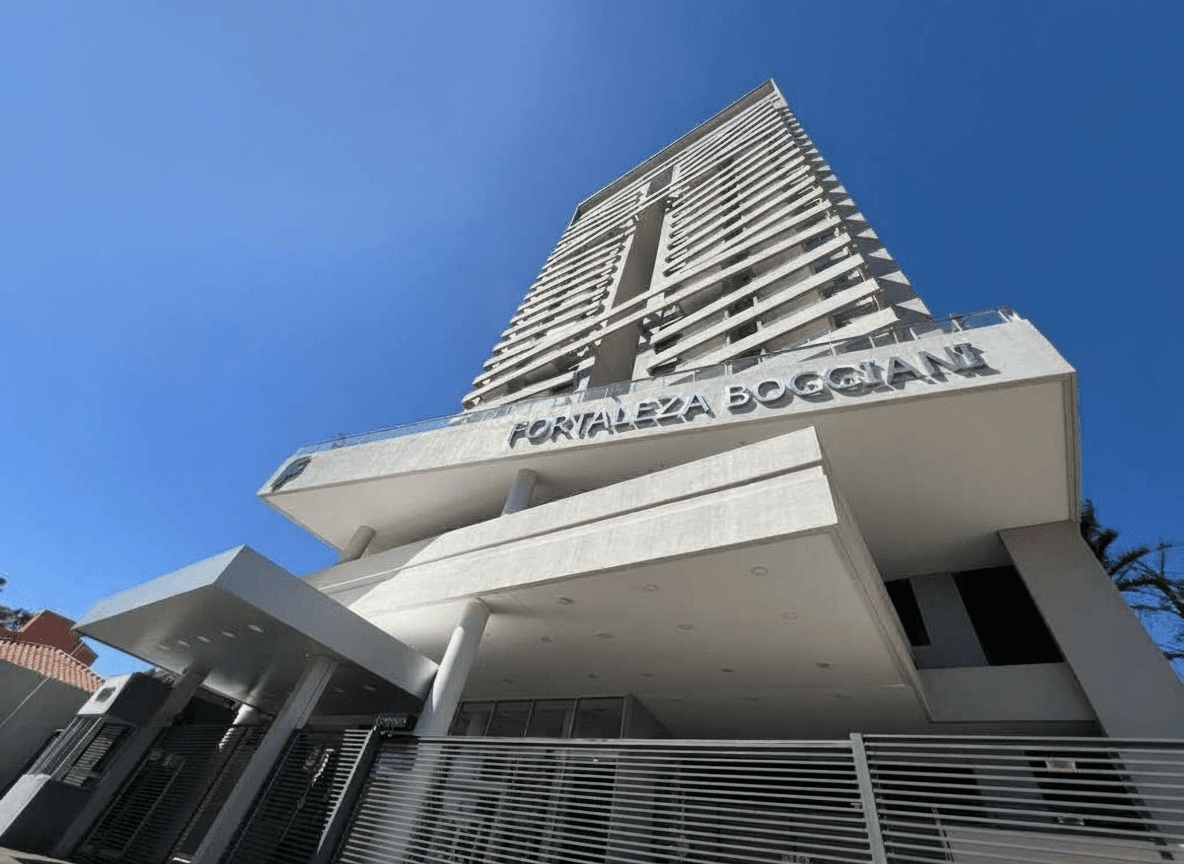 Exclusivo Departamento de Lujo en Fortaleza Boggiani: 2 Dormitorios, 2 Baños, 92m² con Vistas Panorámicas Inigualables desde el Piso 22, a Pasos del Shopping Mariscal — foto 1