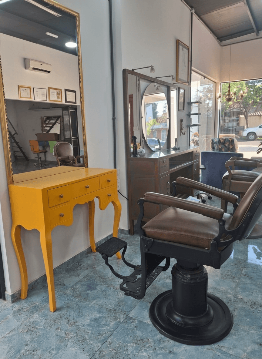 ¡Oportunidad Exclusiva! Alquiler de Estación de Barbería Premium en el Prestigioso Salón Fernando Buff – Ideal para Profesionales con Clientela Consolidada