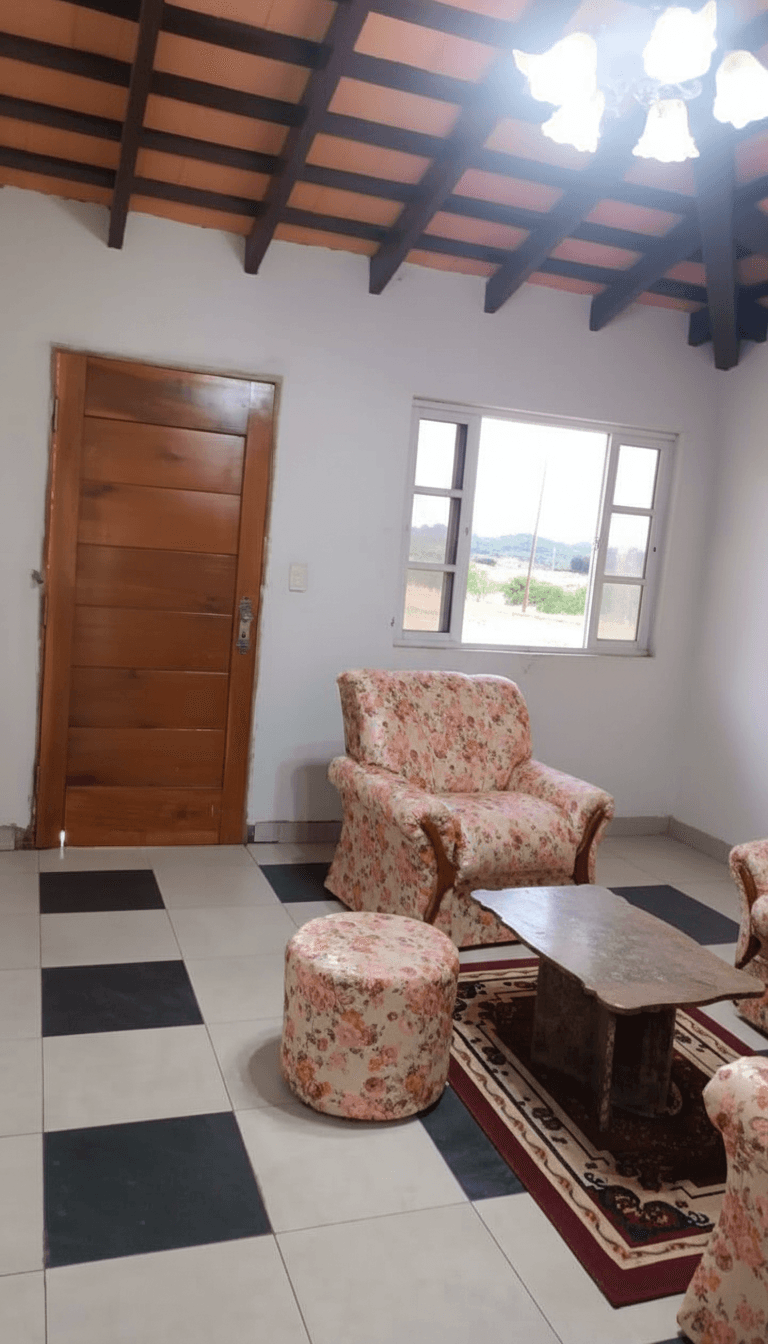 Exclusivo Chalet en Venta: Lujo y Confort en Fernando de la Mora, Zona Sur. Ubicación Privilegiada entre Soldado Ovelar y Defensores del Chaco. Amplio Terreno de 480 m². ¡Oportunidad Única por 125.000 USD!, foto 4