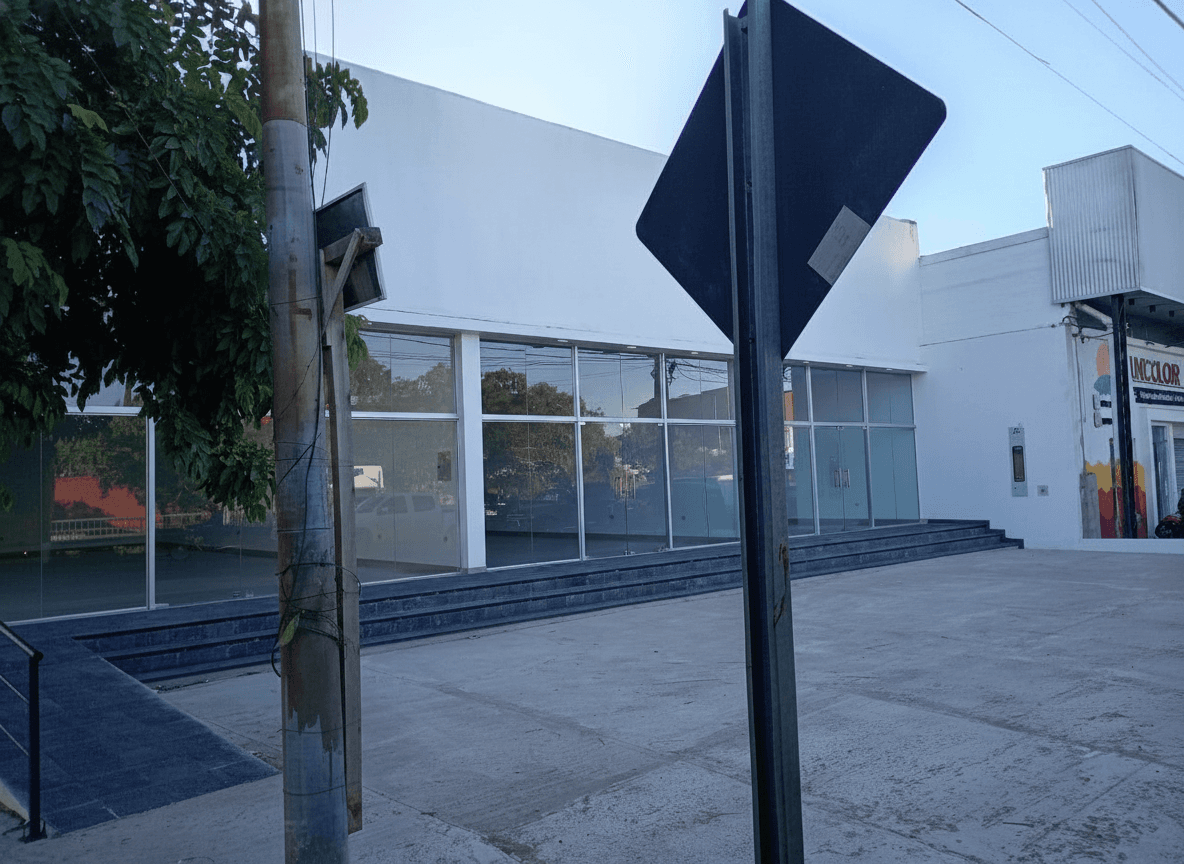 Salon comercial - excelente ubicacion - madame lynch — foto 3