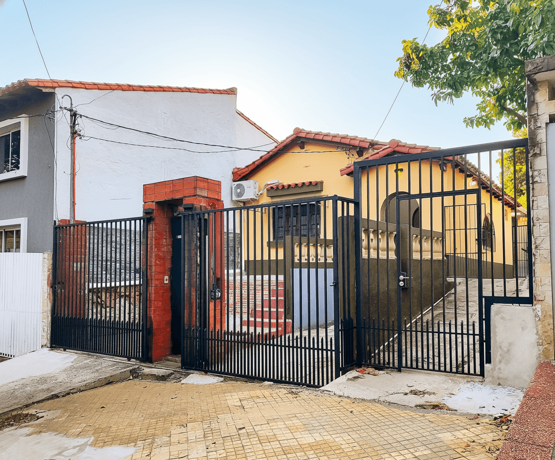 Exclusiva Residencia en Venta: A solo 350 metros del Palacio de Justicia – Inversión estratégica y estilo de vida privilegiado para profesionales y familias que buscan la máxima conveniencia en el corazón judicial de Asunción