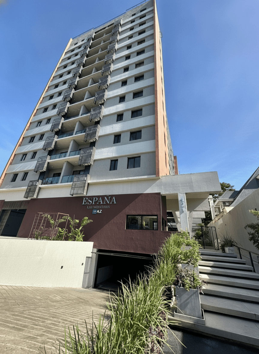 Exclusivo Departamento de Lujo: 3 Dormitorios, Doble Balcón Panorámico y Área de Servicio en España Las Mercedes