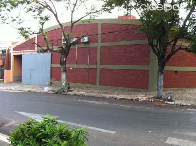 DEPOSITO sobre LAS PERLAS en esquina. Terreno de (834.79m2). Construido 950m2 — foto 4