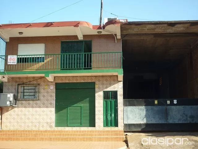 Atencion cde!!! Pablo rojas, edificio con deposito, salon comercial y 3 departamentos — foto 2
