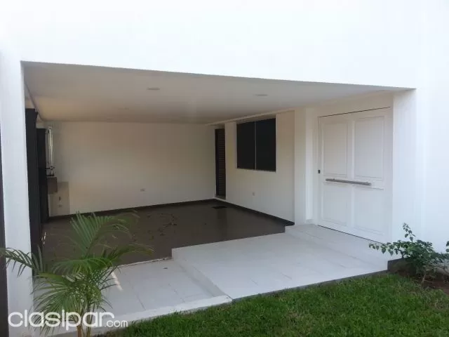 Fina Residencia Minimalista!!! a 100 mts de la Avda Perón, foto 4