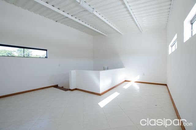 Triplex amplio zona Mburucuya!!!, foto 1