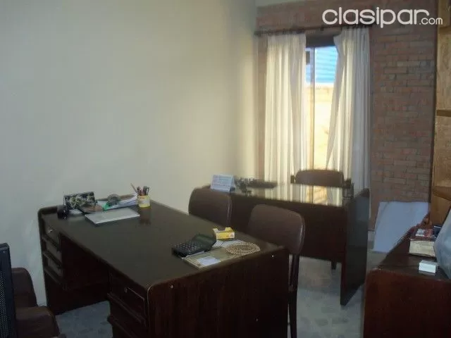 Elegante residencia zona mcal lopez y san martin — foto 3