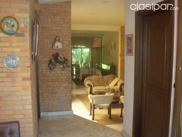 Elegante residencia zona mcal lopez y san martin — foto 5