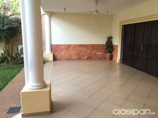 Residencia de 4 dormitorios zona Mburucuya c/piscina!!! — foto 4
